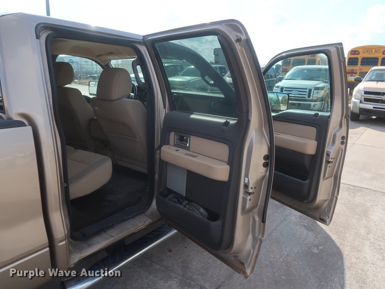 image for item HW9065 2011 Ford F150 XLT  SuperCrew pickup truck