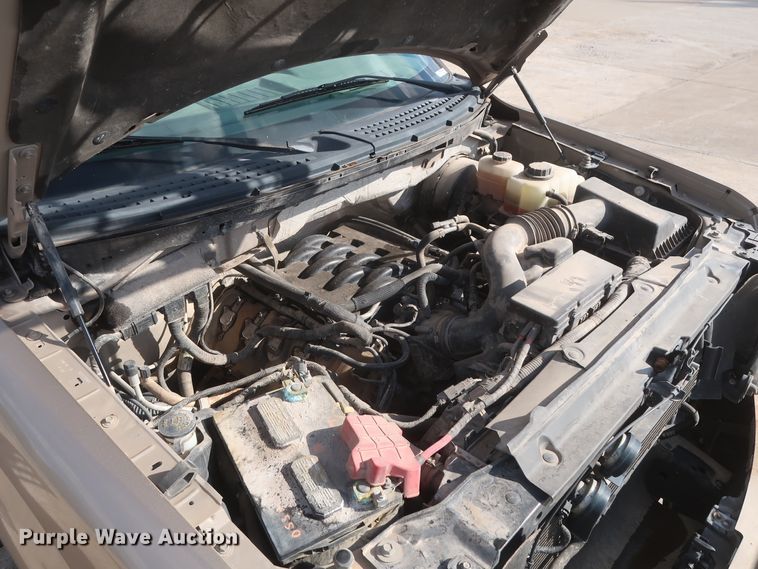 image for item HW9065 2011 Ford F150 XLT  SuperCrew pickup truck