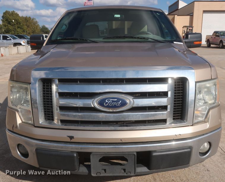 image for item HW9065 2011 Ford F150 XLT  SuperCrew pickup truck