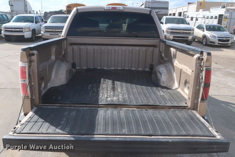 image for item HW9065 2011 Ford F150 XLT  SuperCrew pickup truck