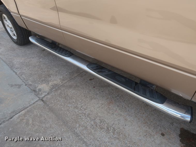 image for item HW9065 2011 Ford F150 XLT  SuperCrew pickup truck