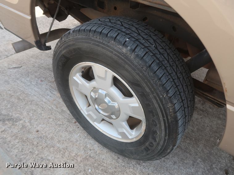 image for item HW9065 2011 Ford F150 XLT  SuperCrew pickup truck