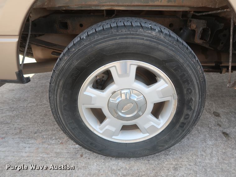 image for item HW9065 2011 Ford F150 XLT  SuperCrew pickup truck