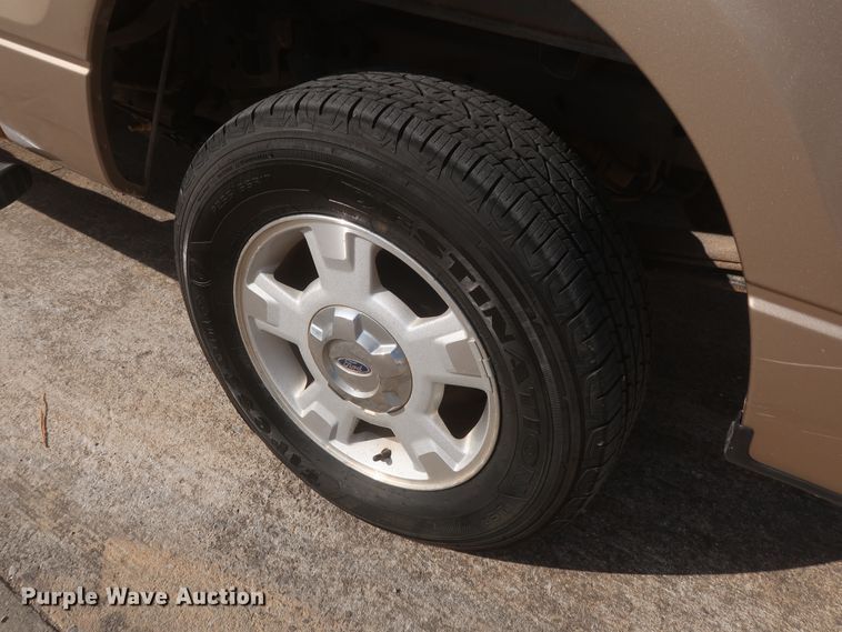 image for item HW9065 2011 Ford F150 XLT  SuperCrew pickup truck