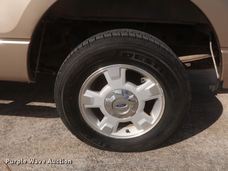 image for item HW9065 2011 Ford F150 XLT  SuperCrew pickup truck