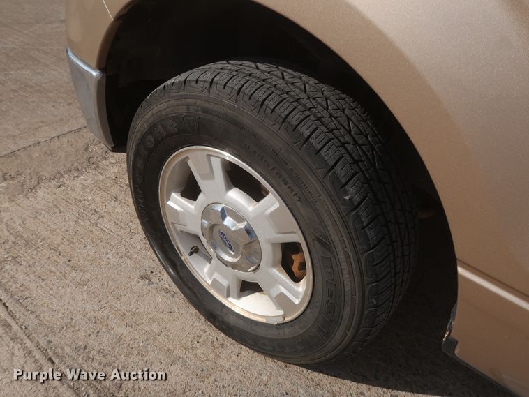 image for item HW9065 2011 Ford F150 XLT  SuperCrew pickup truck