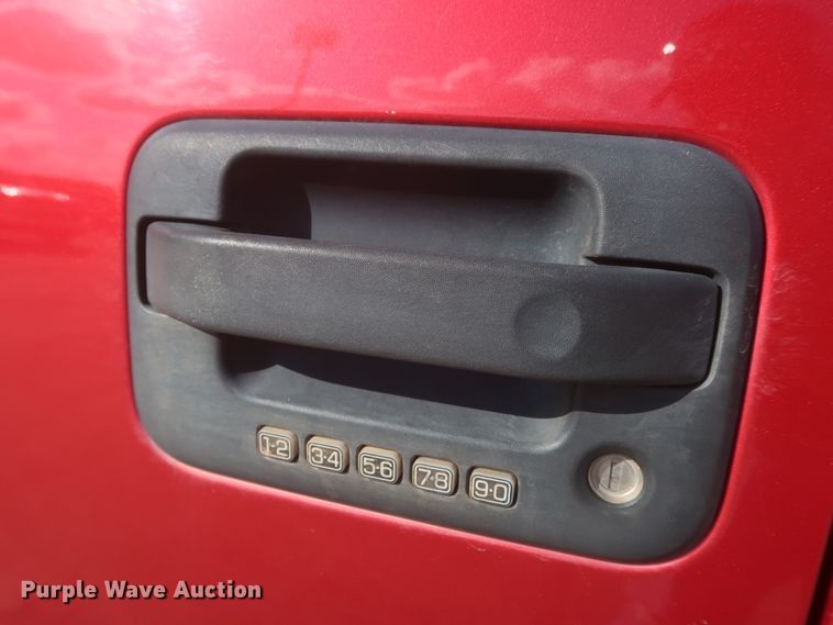 image for item HW9066 2012 Ford F150 XLT  SuperCrew pickup truck