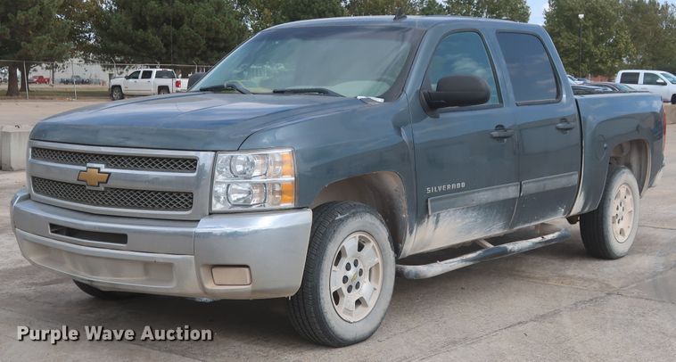 image for item HW9067 2012 Chevrolet Silverado 1500 LT  Crew Cab pickup truck