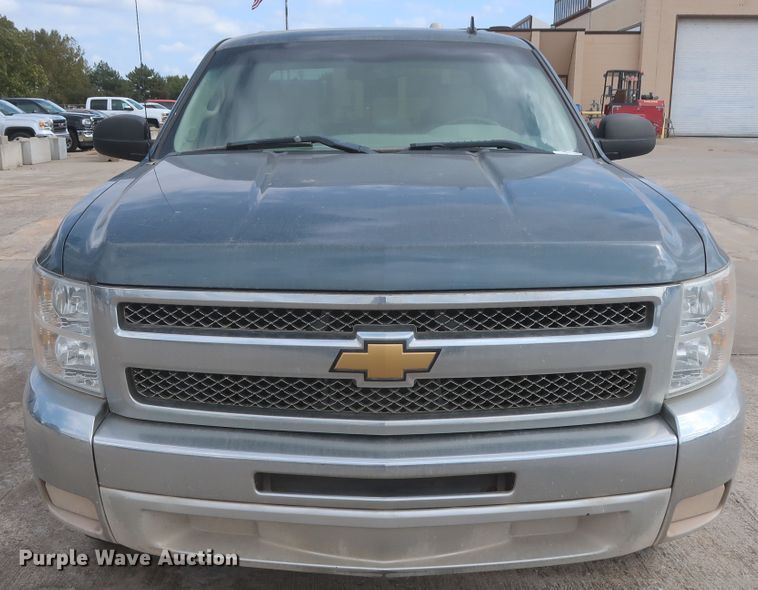 image for item HW9067 2012 Chevrolet Silverado 1500 LT  Crew Cab pickup truck