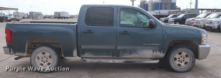image for item HW9067 2012 Chevrolet Silverado 1500 LT  Crew Cab pickup truck