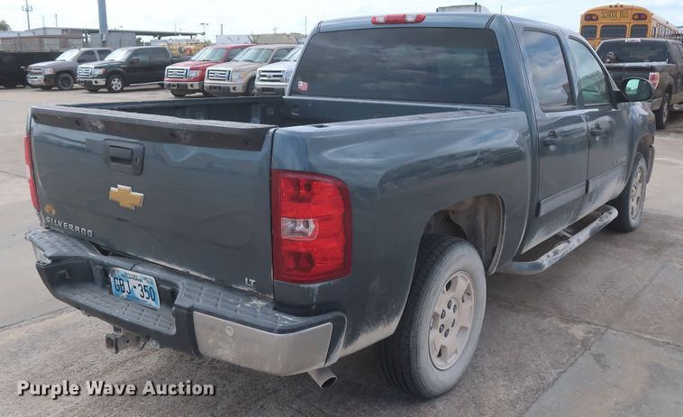image for item HW9067 2012 Chevrolet Silverado 1500 LT  Crew Cab pickup truck