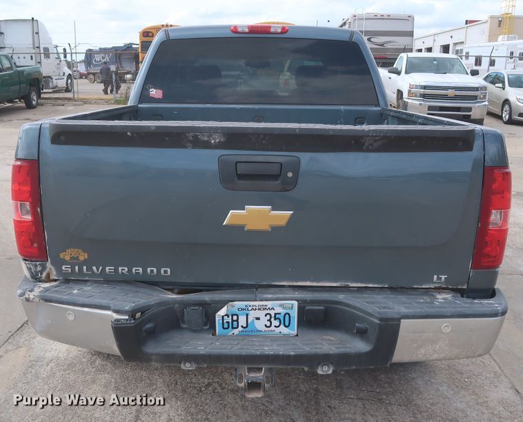 image for item HW9067 2012 Chevrolet Silverado 1500 LT  Crew Cab pickup truck