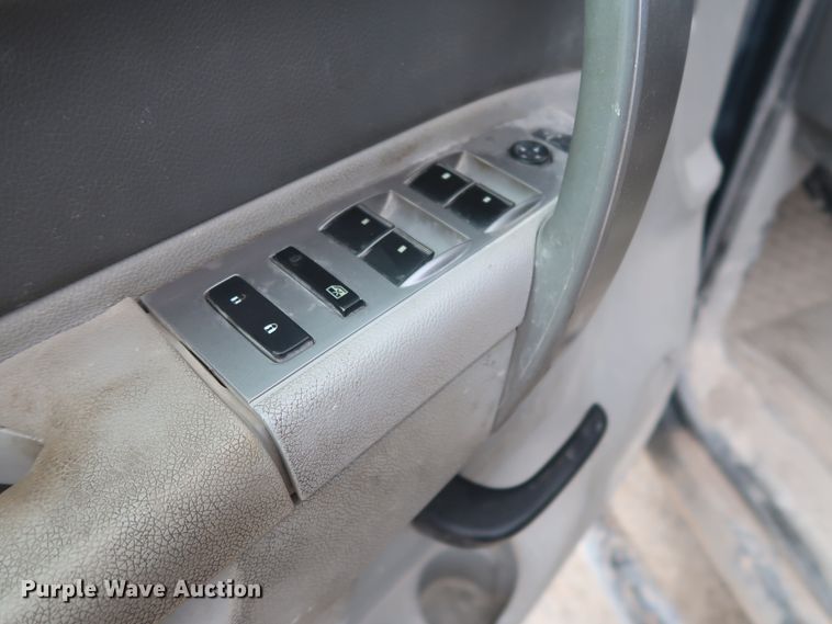 image for item HW9067 2012 Chevrolet Silverado 1500 LT  Crew Cab pickup truck