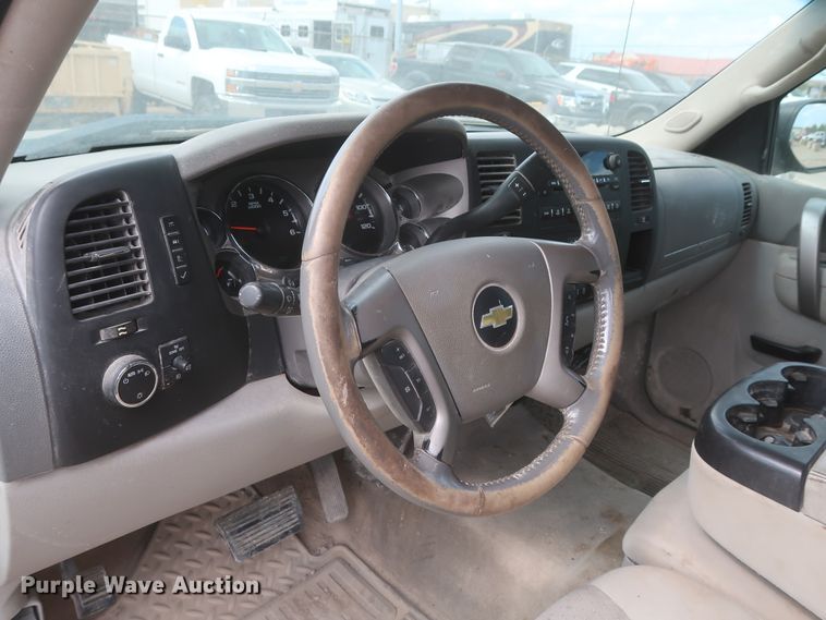 image for item HW9067 2012 Chevrolet Silverado 1500 LT  Crew Cab pickup truck