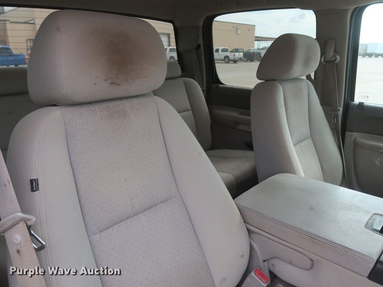 image for item HW9067 2012 Chevrolet Silverado 1500 LT  Crew Cab pickup truck