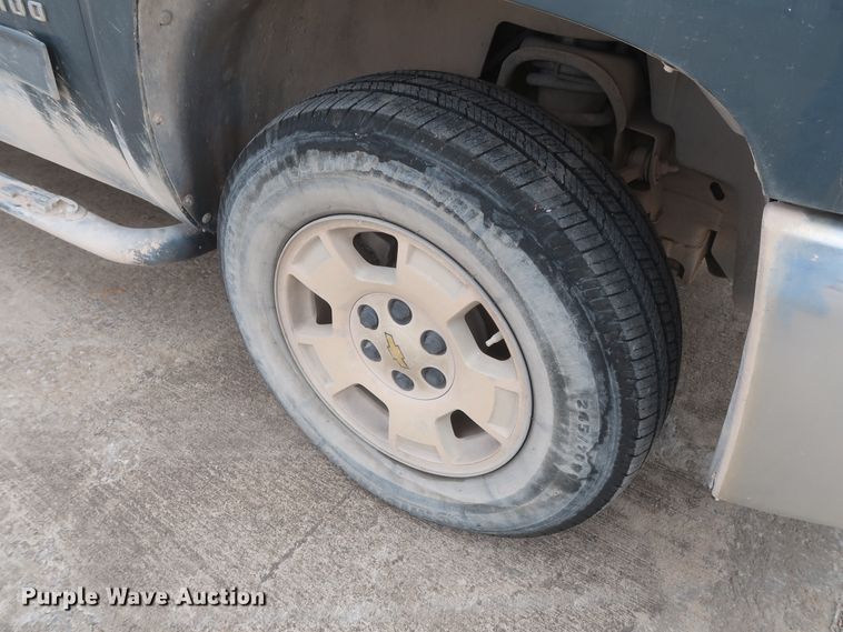 image for item HW9067 2012 Chevrolet Silverado 1500 LT  Crew Cab pickup truck