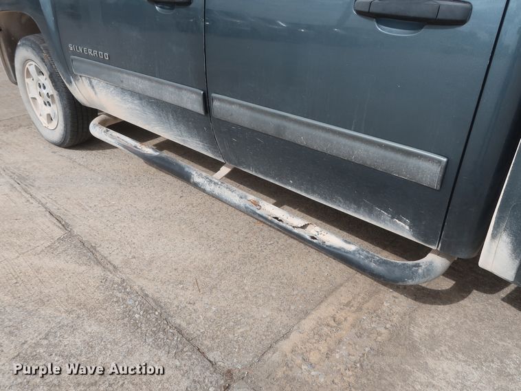 image for item HW9067 2012 Chevrolet Silverado 1500 LT  Crew Cab pickup truck