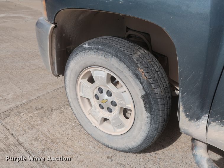 image for item HW9067 2012 Chevrolet Silverado 1500 LT  Crew Cab pickup truck