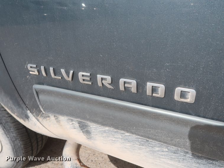 image for item HW9067 2012 Chevrolet Silverado 1500 LT  Crew Cab pickup truck