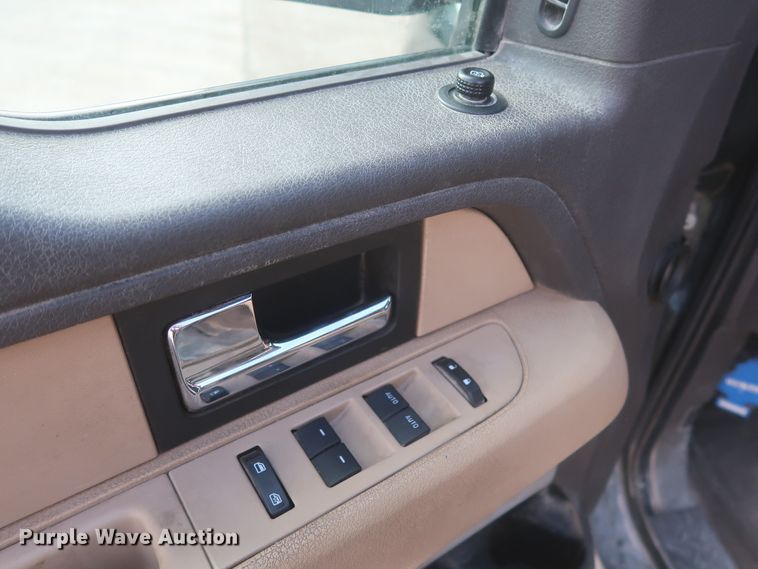 image for item HW9068 2012 Ford F150 XLT  SuperCrew pickup truck