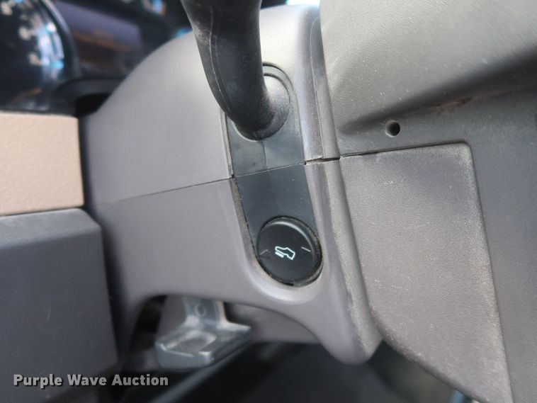 image for item HW9068 2012 Ford F150 XLT  SuperCrew pickup truck