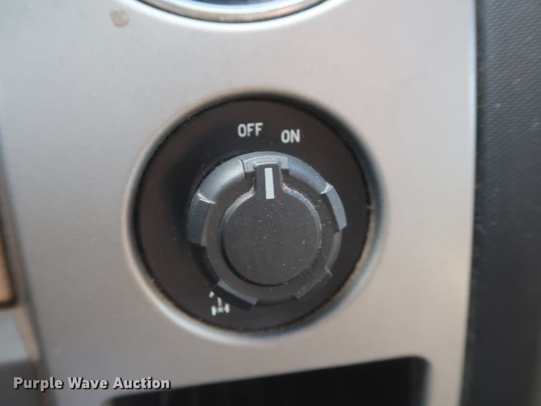 image for item HW9068 2012 Ford F150 XLT  SuperCrew pickup truck