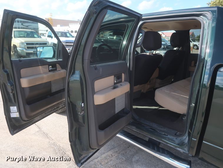 image for item HW9068 2012 Ford F150 XLT  SuperCrew pickup truck