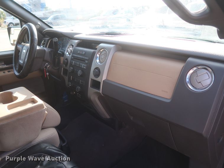 image for item HW9068 2012 Ford F150 XLT  SuperCrew pickup truck