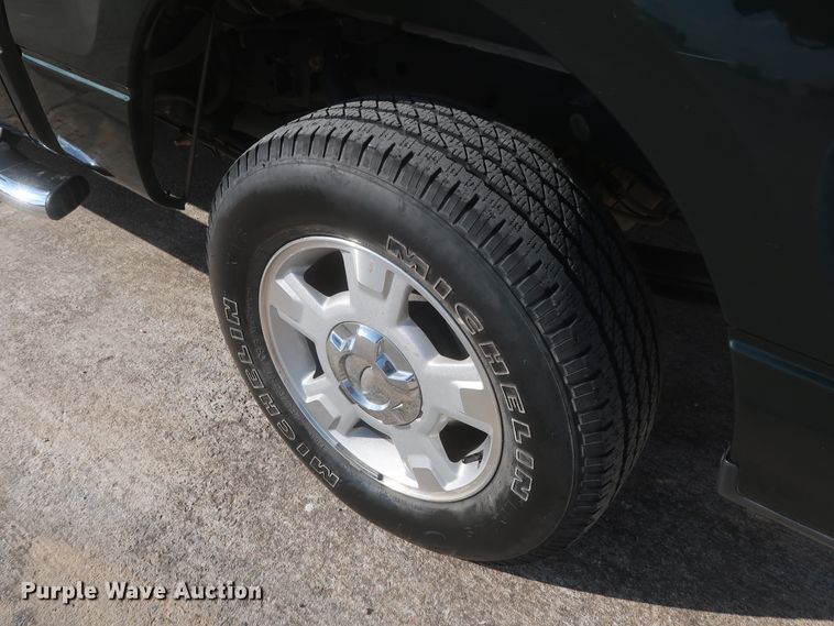 image for item HW9068 2012 Ford F150 XLT  SuperCrew pickup truck