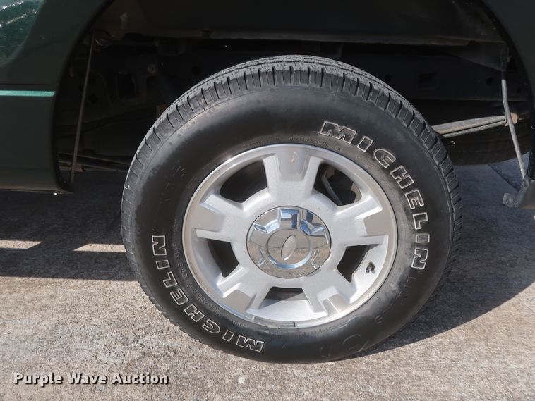 image for item HW9068 2012 Ford F150 XLT  SuperCrew pickup truck