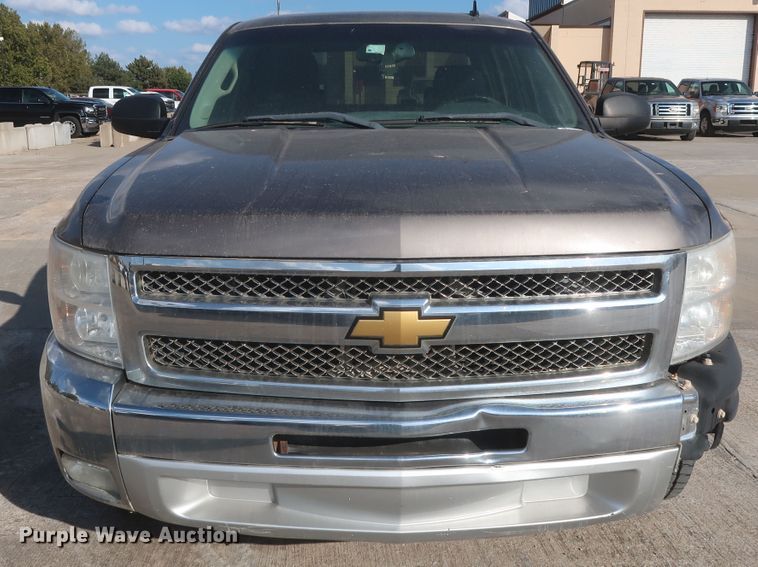 image for item HW9069 2012 Chevrolet Silverado 1500 LT  Crew Cab pickup truck