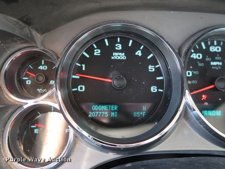 image for item HW9069 2012 Chevrolet Silverado 1500 LT  Crew Cab pickup truck