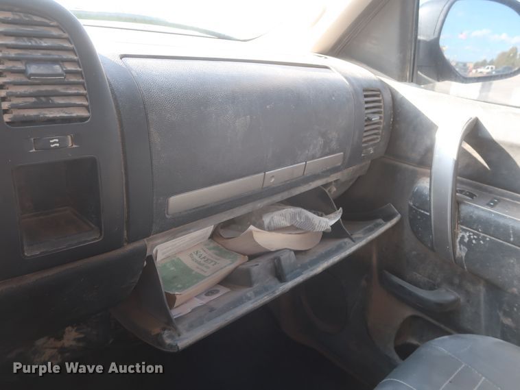 image for item HW9069 2012 Chevrolet Silverado 1500 LT  Crew Cab pickup truck