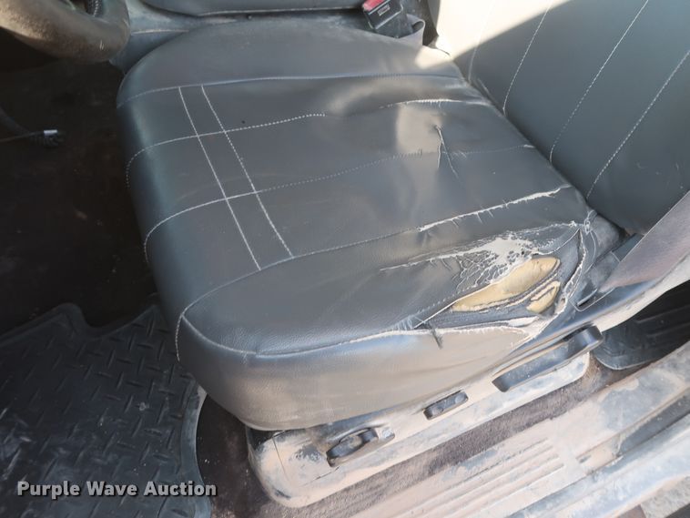 image for item HW9069 2012 Chevrolet Silverado 1500 LT  Crew Cab pickup truck