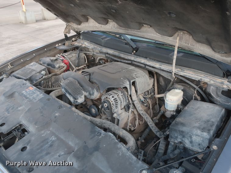 image for item HW9069 2012 Chevrolet Silverado 1500 LT  Crew Cab pickup truck