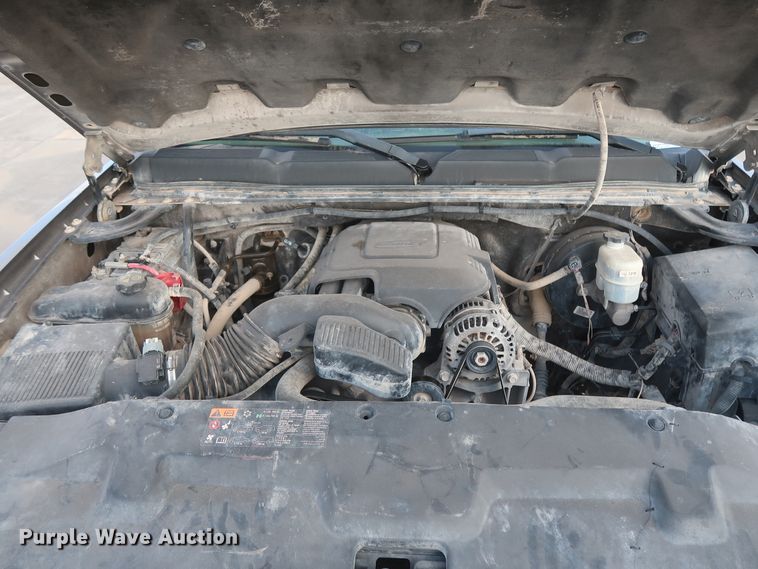 image for item HW9069 2012 Chevrolet Silverado 1500 LT  Crew Cab pickup truck