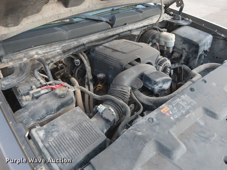 image for item HW9069 2012 Chevrolet Silverado 1500 LT  Crew Cab pickup truck