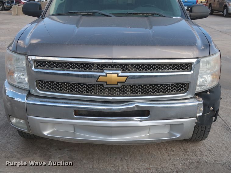 image for item HW9069 2012 Chevrolet Silverado 1500 LT  Crew Cab pickup truck