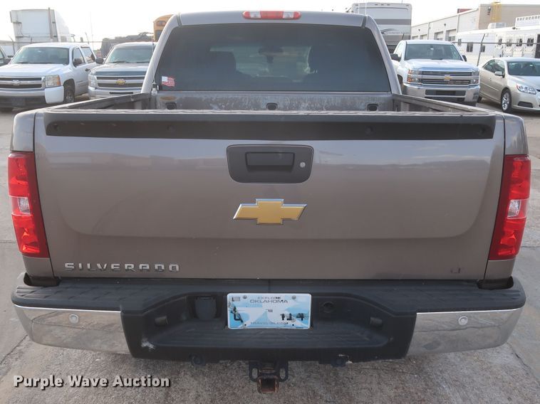 image for item HW9069 2012 Chevrolet Silverado 1500 LT  Crew Cab pickup truck