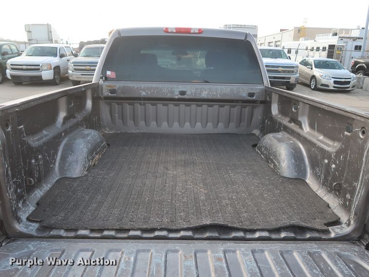 image for item HW9069 2012 Chevrolet Silverado 1500 LT  Crew Cab pickup truck