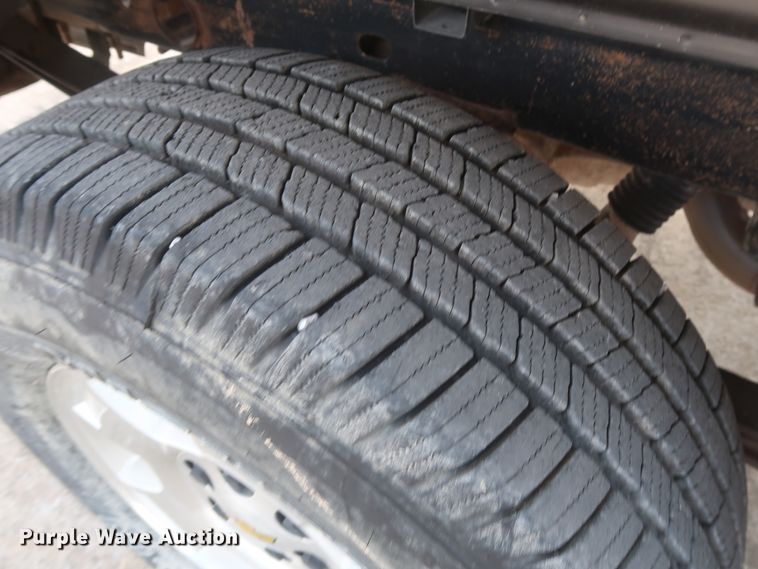 image for item HW9069 2012 Chevrolet Silverado 1500 LT  Crew Cab pickup truck