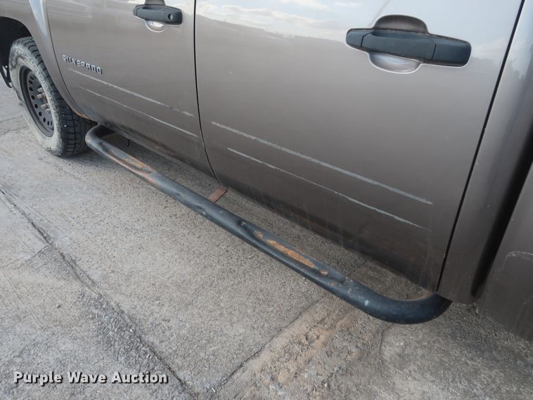 image for item HW9069 2012 Chevrolet Silverado 1500 LT  Crew Cab pickup truck