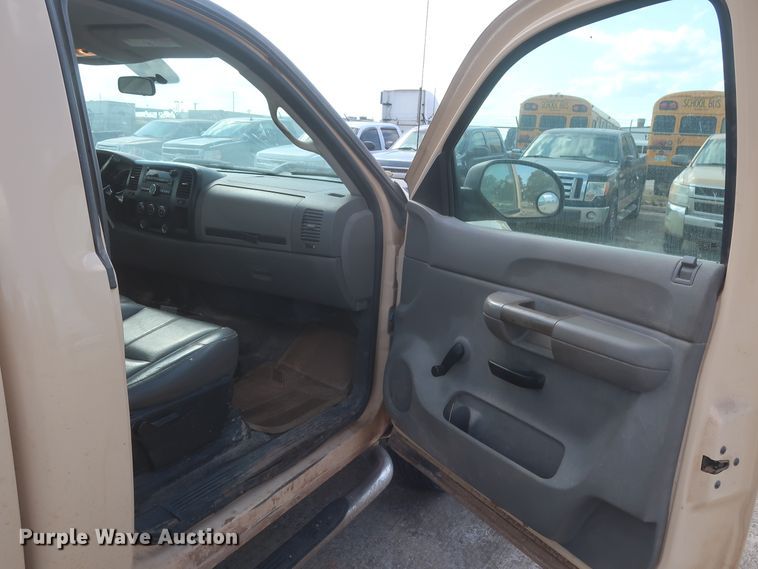 image for item HW9071 2007 Chevrolet Silverado 2500HD  pickup truck