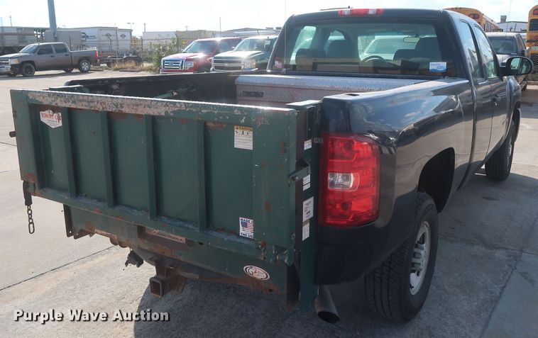 image for item HW9084 2008 Chevrolet Silverado 2500HD  Ext. Cab pickup truck