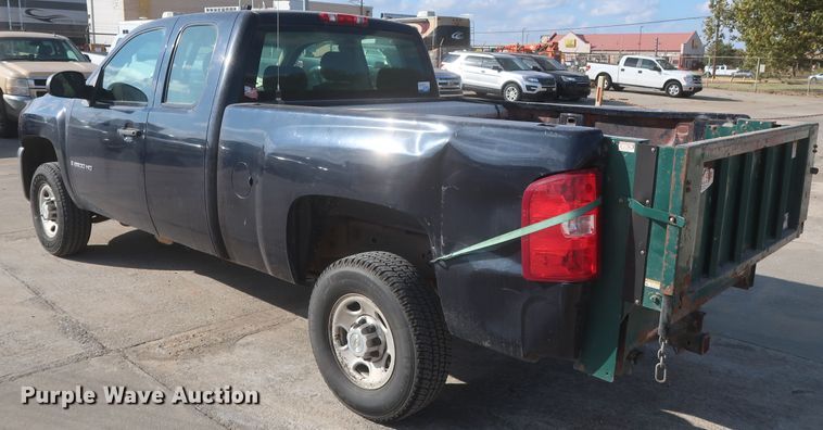 image for item HW9084 2008 Chevrolet Silverado 2500HD  Ext. Cab pickup truck