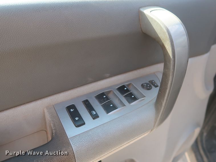 image for item HW9084 2008 Chevrolet Silverado 2500HD  Ext. Cab pickup truck