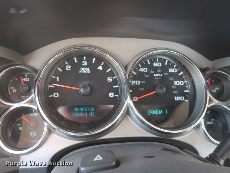 image for item HW9084 2008 Chevrolet Silverado 2500HD  Ext. Cab pickup truck