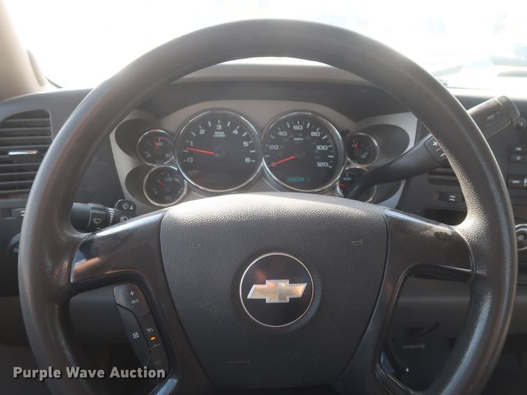 image for item HW9084 2008 Chevrolet Silverado 2500HD  Ext. Cab pickup truck