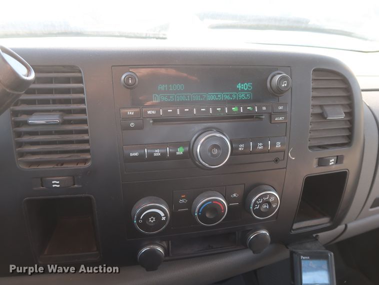 image for item HW9084 2008 Chevrolet Silverado 2500HD  Ext. Cab pickup truck