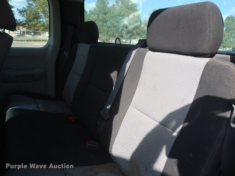 image for item HW9084 2008 Chevrolet Silverado 2500HD  Ext. Cab pickup truck